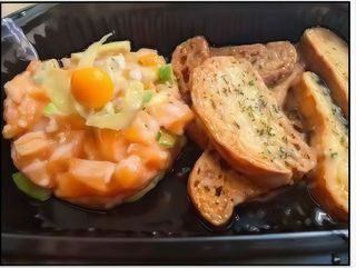 16. Tartar De Salmón
