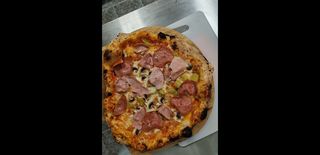 Пица Прошуто е Салами (600г)