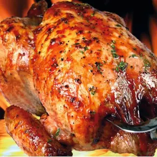 Pollo (Entero) Con Patatas Y Ensalada