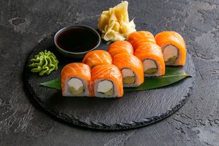 Рол Філадельфія з лососем