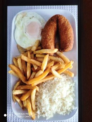 Alheira com ovo