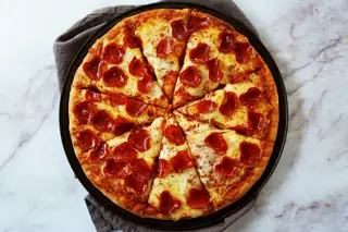 Pizza Pepperoni - Dos Metros