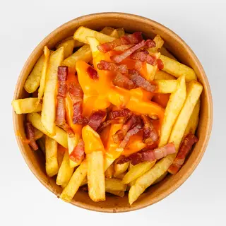 Pommes frites sa sirom i špekom