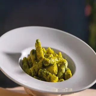 Macarrones Con Salsa Pesto