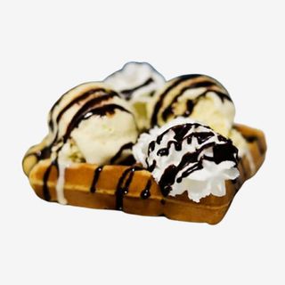 Gofre con Helado y Nata montada