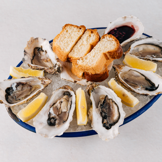 Fine de Claire №3 з гранатовим соусом та вершковим багетом (6шт)