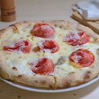 Pizza Quattro Formaggi e Ventricina Picante