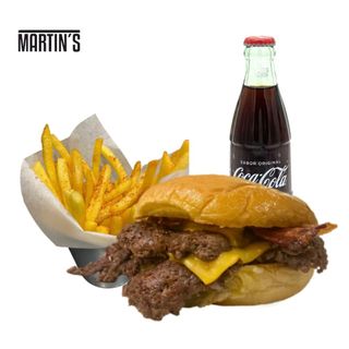 Hamburguesa, patatas y bebida