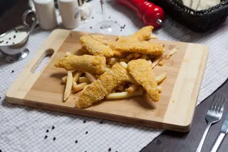 Crispy cu sos tartar si cartofi
