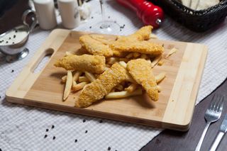 Crispy cu sos tartar si cartofi