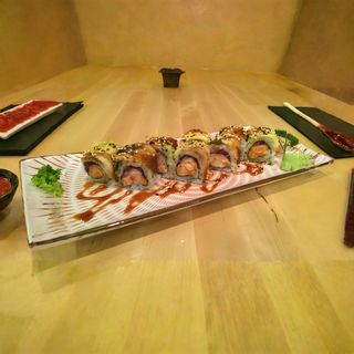 Rainbow Roll (8 Pzs.)