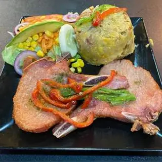 Mofongo con chuleta 