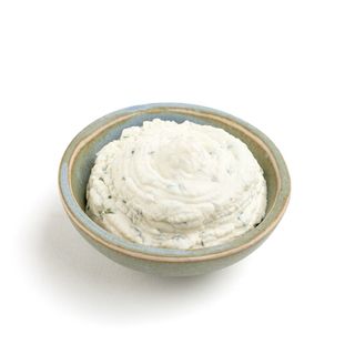 Salsa yogur con hierbas frescas