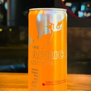 * REDBULL ALBARICOQUE Y FRESA (Naranja)