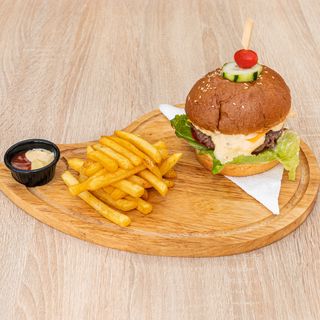 Burger Savoyard + Soda au choix 