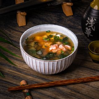 Zupa Miso z łososiem