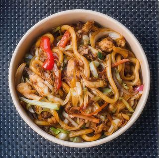 Yakiudon De Pollo