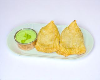 Samosa z ziemniakami i groszkiem 2szt.