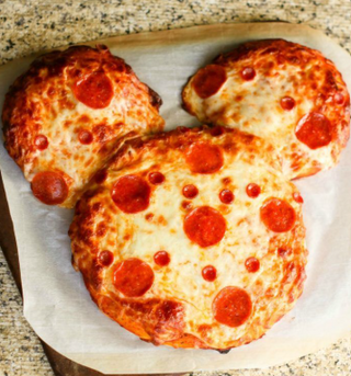 Pizza Mickey & Jus & Surprise