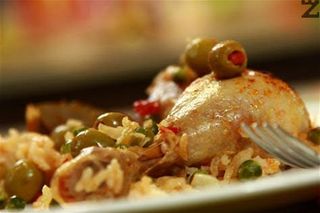 Пилешко бутче с ориз и маслини (0,400гр)