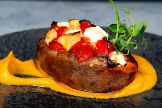 Cartofi dulci umpluti cu pui si Feta