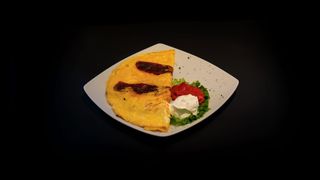 Omlet sa suhim mesom