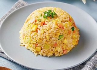 Yakimeshi vegetales con huevos
