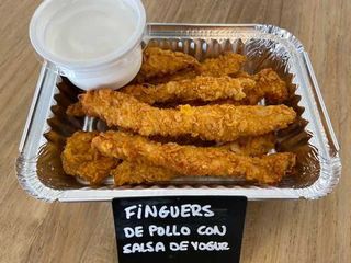 Fingers De Pollo Especiales Con Salsa De Yogurt