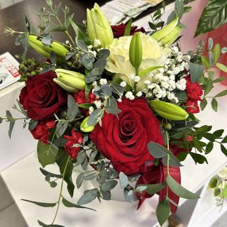 Flower box svježi 3 crvene ruže