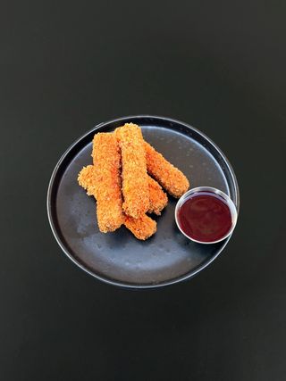 Сирні палички з журавлиним соусом (150/50г)