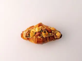 Міні круасан із горіхами (85g)