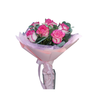 Buket sa šarenim ružama