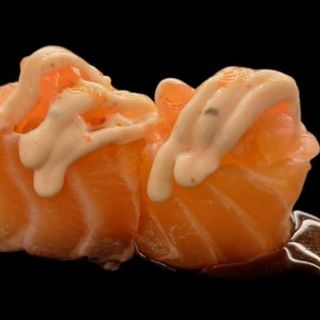 054 - Gunka Spicy Salmón (2Pzs)