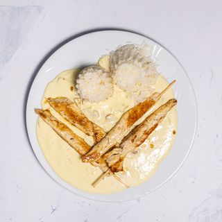 Pileći ražnjići u umaku od šampinjona