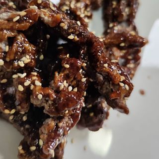 Tiras De Ternera Caramelizada