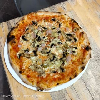Prosciutto e funghi rossa