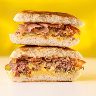 Mollete de Burguer Gallega con Salsa BT