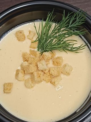 Сирний крем-суп "Пташка в сирі"