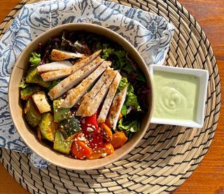 Piept de curcan cu legume la cuptor