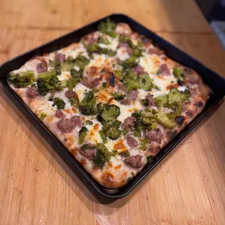 in teglia BROCCOLI-SALSICCIA con mozz
