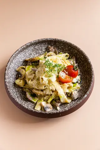 Феттучини с говядиной и грибами             