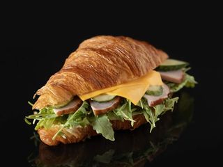 Круасан з шинкою (210g)