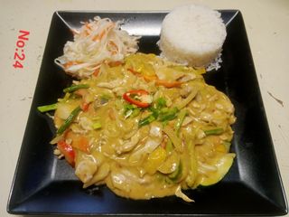 Kurczak w zielonym sosie curry