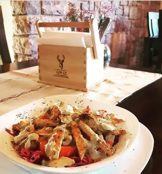 Salata s piletinom
