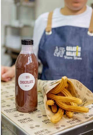 Churros (1 Docena) Y Chocolate (1 Lt.)