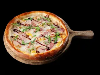 Піца з курячим філе та беконом 30 см (450g)