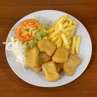 Nuguets De Pollo + Patatas + Bebida