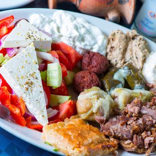 Pikilia Megali Un banchetto per due