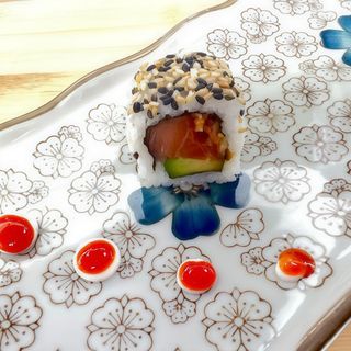 Spicy Salmón Roll (8 Uds.)
