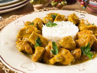 Chicken curry con riso bianco